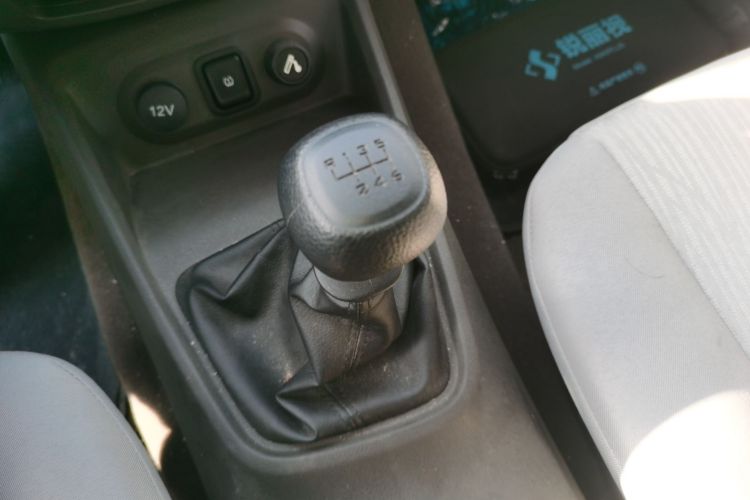 五菱汽车 五菱宏光 2021款 1.5L改款 S基本型 电动助力LAR局部细节18