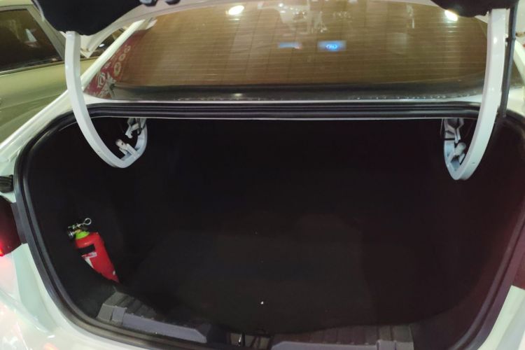 福特 福睿斯 2021款 1.5L 自动钻石版局部细节23