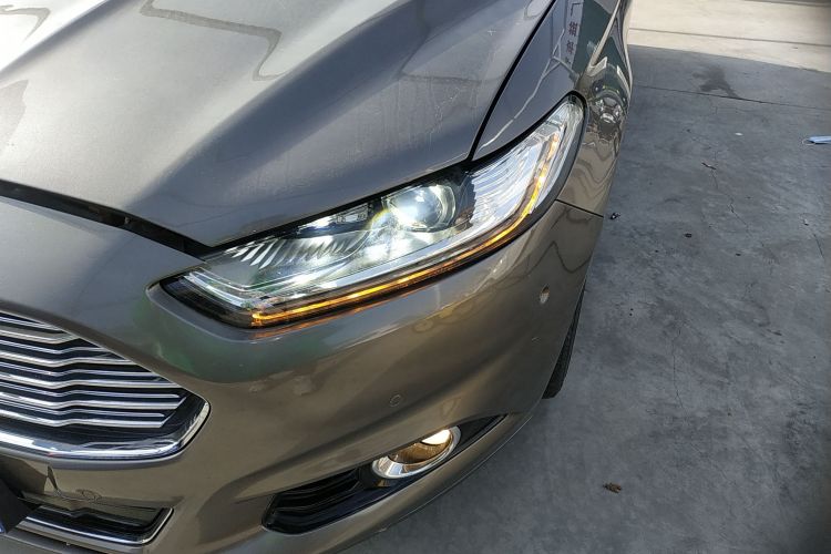 福特 蒙迪欧 2013款 2.0L GTDi240旗舰型局部细节36