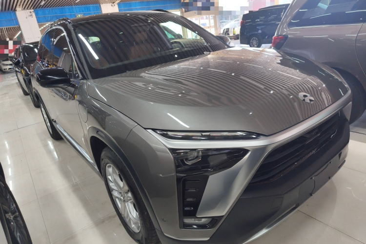 蔚来ES8 2020款 580KM 七座版车身外观3