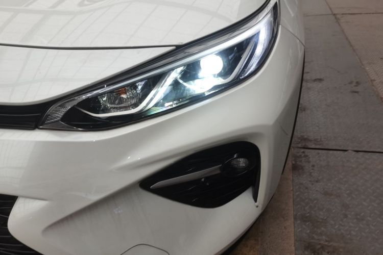 丰田 威兰达 2023款 2.0L CVT四驱豪华PLUS版局部细节36