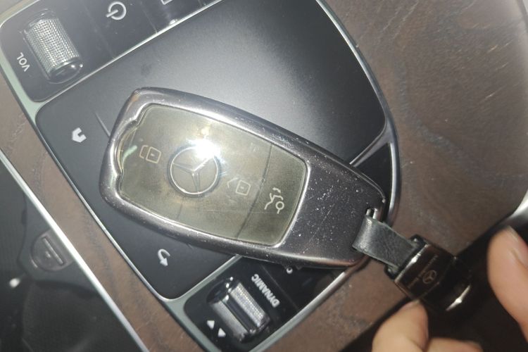 奔驰GLC 2020款 改款 GLC 300 L 4MATIC 动感型中控内饰7001