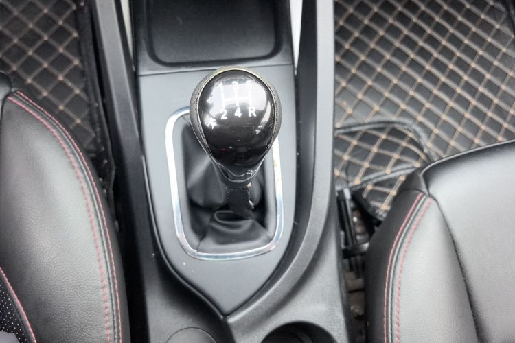 长安CS35 2016款 1.6L 手动豪华型 国IV中控内饰18