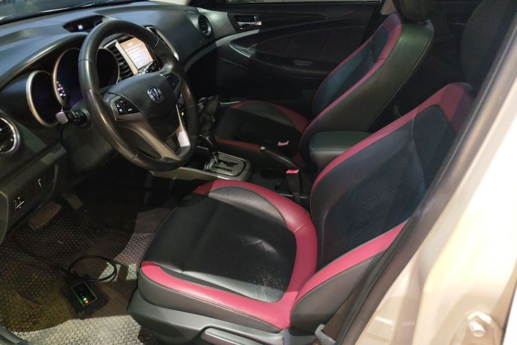 长安 逸动 2015款 1.6L 自动俊酷型 国V中控内饰19