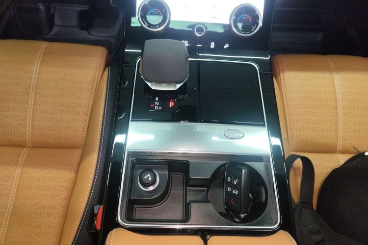 路虎 揽胜星脉 2023款 250PS 熠黑珍藏版中控内饰18