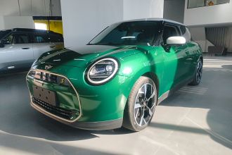 电动MINI COOPER 2024款 452km COOPER SE 艺术家