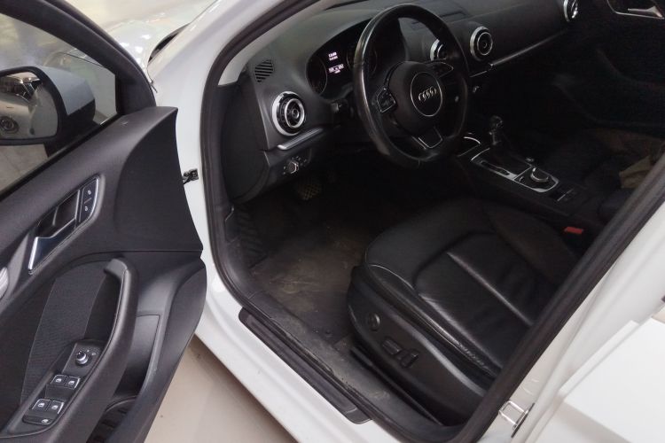 奥迪A3 2015款 Limousine 35 TFSI 百万纪念舒享型中控内饰20