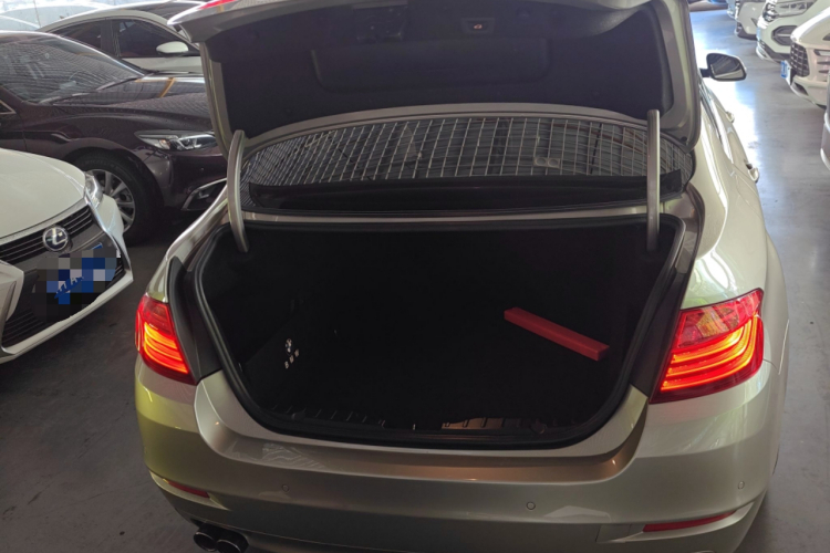 宝马5系 2017款 525Li 领先型中控内饰23