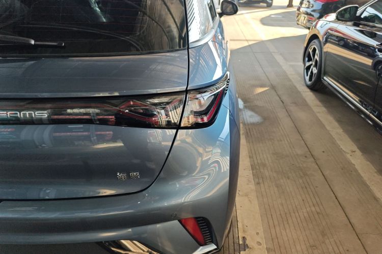 比亚迪 海豚 2025款 420km 自由版车身外观9