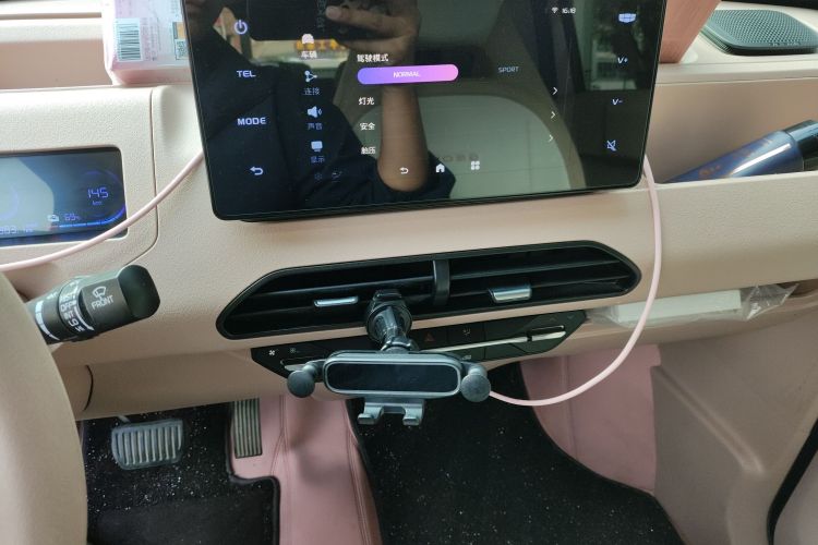 吉利银河 2023款 熊猫mini 200km 耐力熊中控内饰16