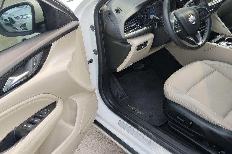 别克 君威 2020款 552T 精英型中控内饰20