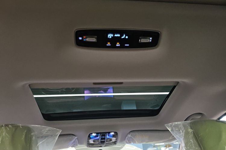 荣威iMAX8新能源 2025款 1.5T DMH 陆尊至享版中控内饰22