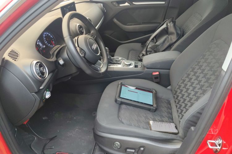 奥迪A3 2015款 Sportback 35 TFSI 百万纪念智领型中控内饰19