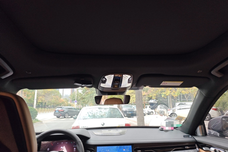 领克09 EM-P 2023款 2.0TD EM-P 远航版PM 六座中控内饰22