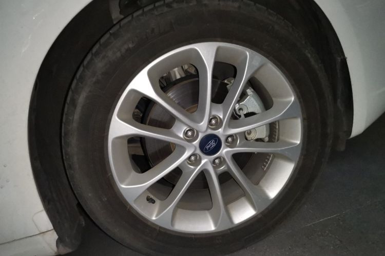 福特 蒙迪欧 2020款 EcoBoost 180 时尚型车身外观10