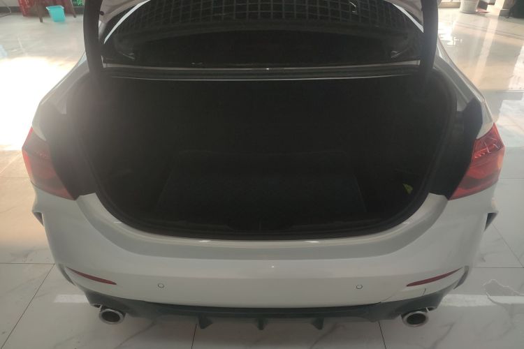 宝马1系 2023款 120i M运动版机舱底盘23