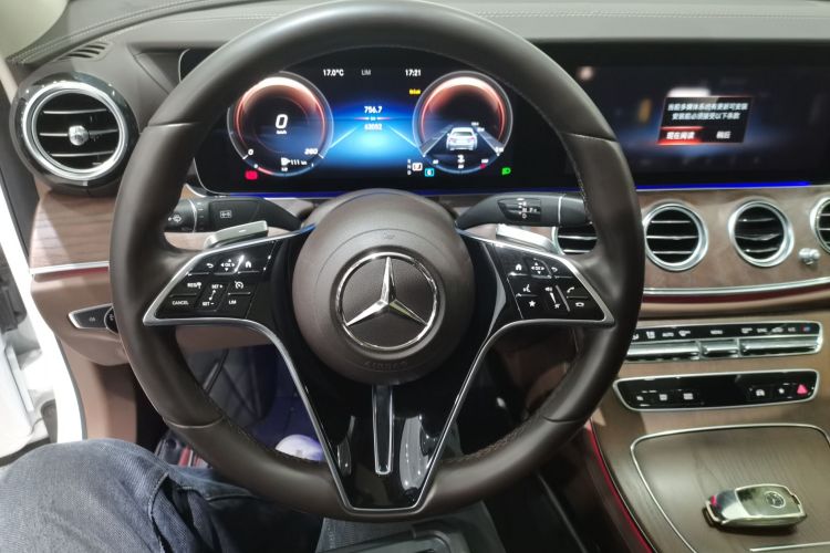 奔驰E级 2023款 E 260 L局部细节13