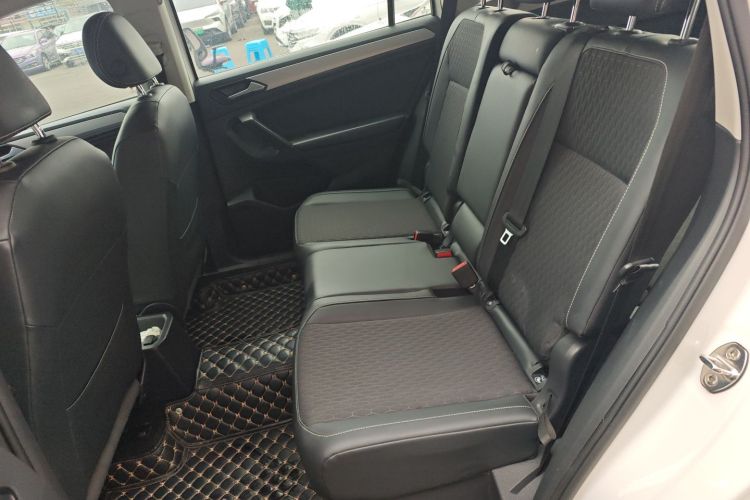 大众 途观L 2017款 330TSI 自动两驱风尚版中控内饰21