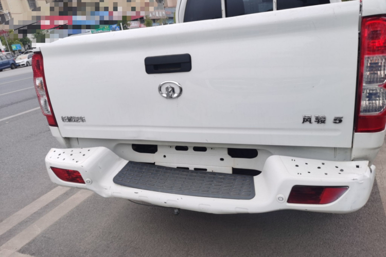 长城 风骏5 2021款 2.0T柴油两驱精英型大双排国VI GW4D20M车身外观6