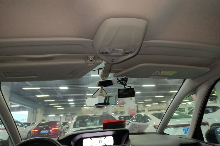 雪铁龙 C4 PICASSO 2015款 Grand 1.6T 时尚型 7座中控内饰22