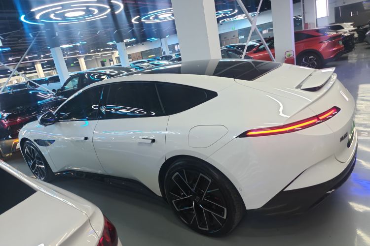 阿维塔12 2025款 Max纯电版车身外观4