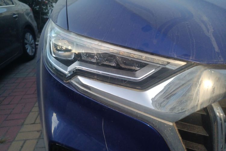 红旗HS5 2019款 2.0T 智联旗享版车身外观6006