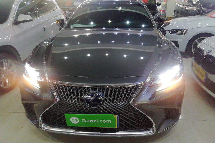 雷克萨斯LS 2020款 500h 卓越版 国VI车身外观2
