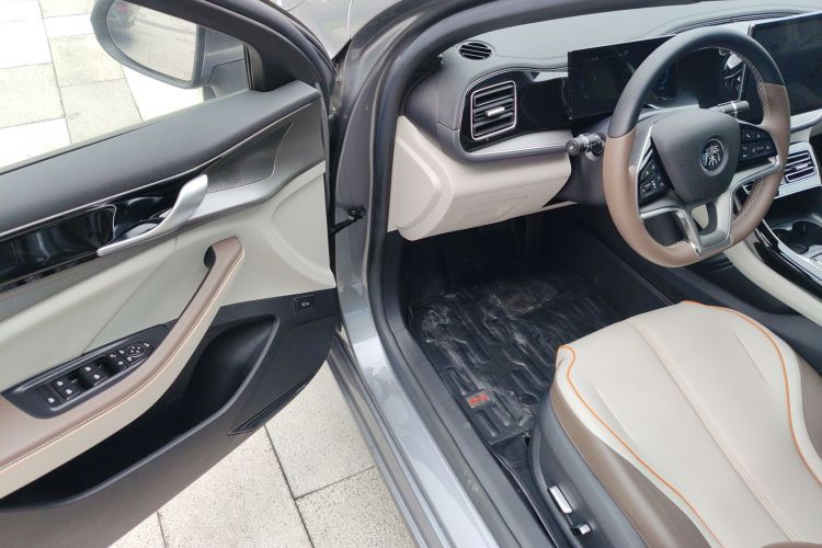 比亚迪 秦PLUS 2023款 冠军版 DM-i 120KM卓越型中控内饰7003