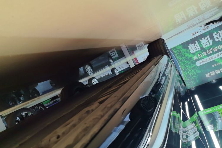 腾势D9 2024款 EV 620 尊享型局部细节9001