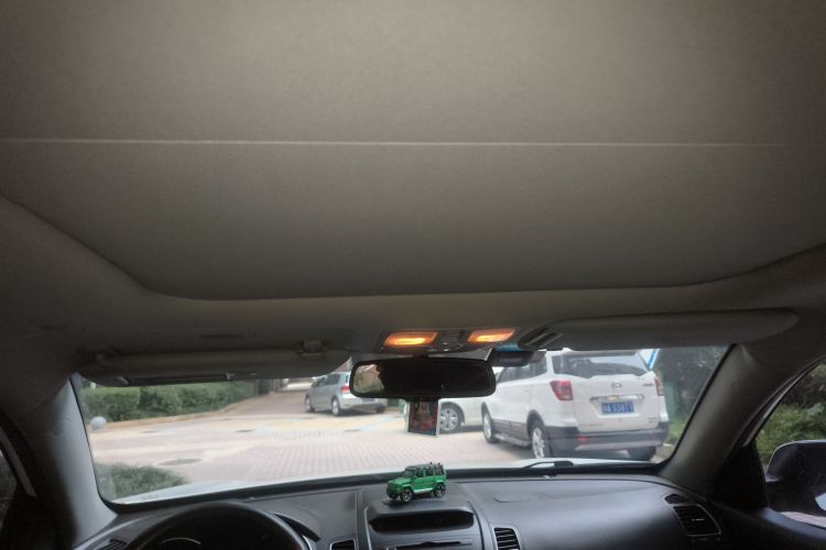 起亚 索兰托 2013款 2.2T 7座柴油豪华版局部细节22