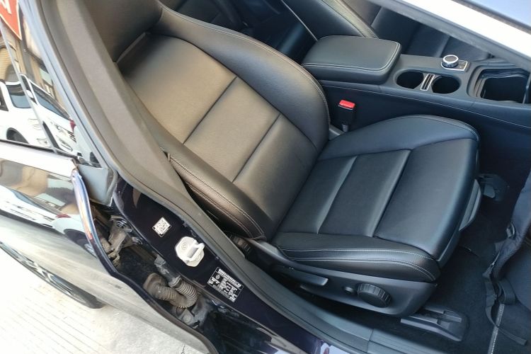 奔驰CLA 2016款 CLA 200 时尚型局部细节41