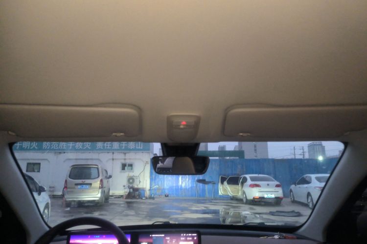 五菱汽车 五菱缤果 2023款 333km 灵犀互联+款中控内饰22