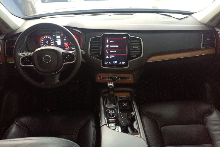 沃尔沃XC90 2018款 T6 智雅版 7座中控内饰12