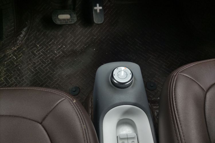 五菱汽车 宏光MINIEV 2022款 GAMEBOY 200km 玩乐款 磷酸铁锂中控内饰18