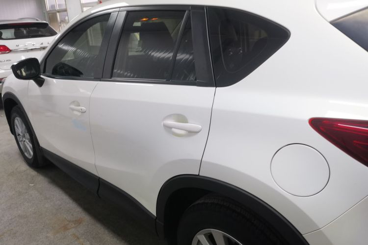 马自达CX-5 2015款 2.0L 自动两驱都市型车身外观4