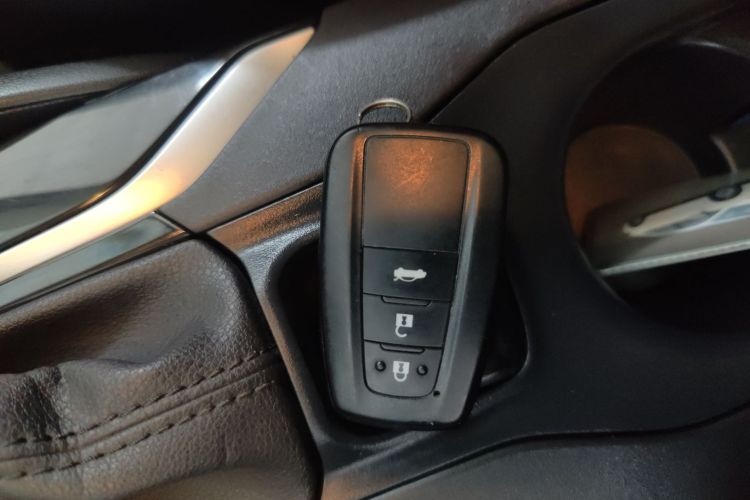 丰田 卡罗拉 2019款 1.2T S-CVT GL-i精英版中控内饰11