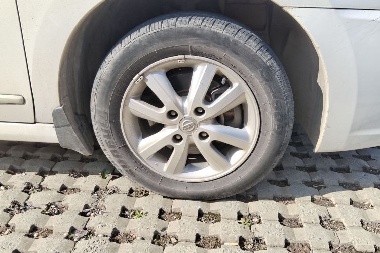 日产 轩逸 2016款 经典 1.6XE 自动领先版车身外观10