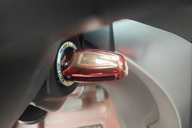 福特 翼虎 2017款 EcoBoost 180 两驱虎跃型中控内饰11