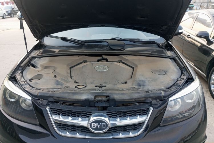 比亚迪S6 2014款 2.0L 手动豪华型 5座局部细节24