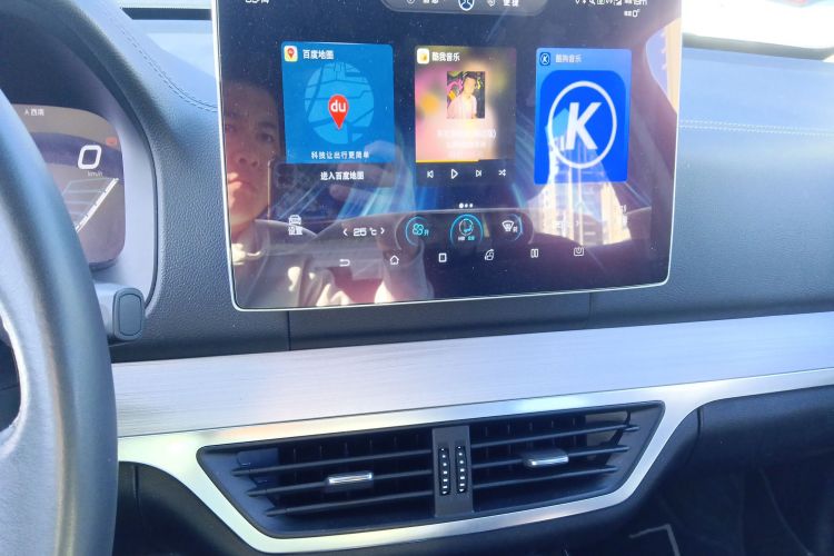 比亚迪 唐 2018款 2.0T 自动智联尊荣型 7座 国V中控内饰16