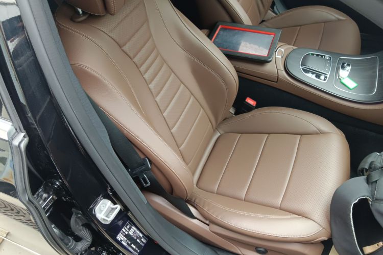 奔驰E级 2021款 E 300 L 运动豪华型局部细节41