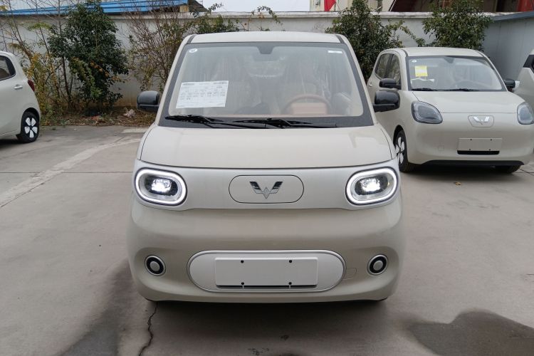 五菱汽车 宏光MINIEV 2024款 第三代 215km 青春版车身外观2