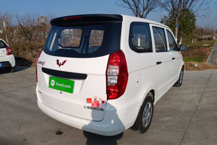 五菱汽车 五菱宏光 2021款 1.5L S基本型LAR车身外观7