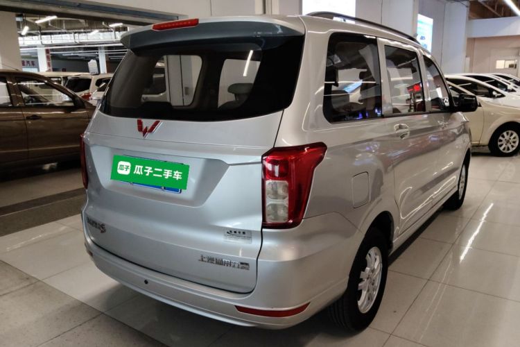 五菱汽车 五菱宏光 2021款 1.5L S标准型LAR车身外观6005