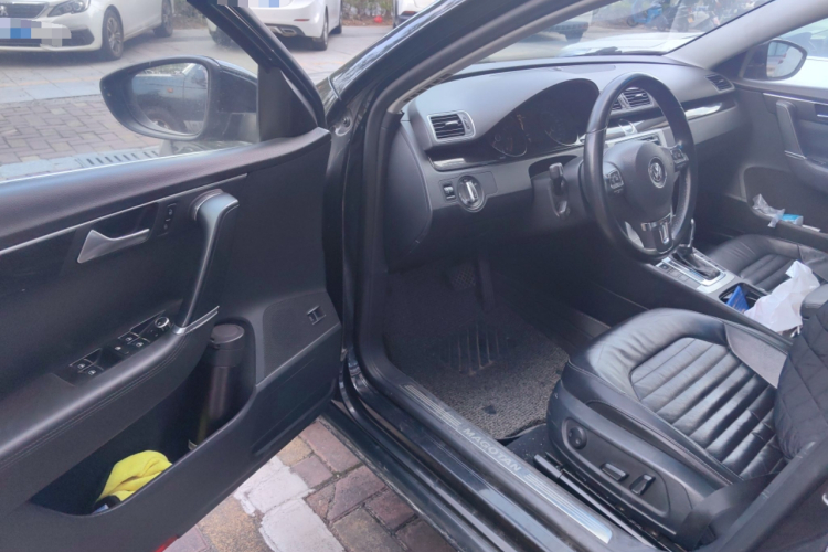大众 迈腾 2013款 1.8TSI 豪华型中控内饰7003
