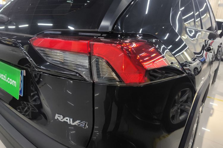 丰田 RAV4荣放 2024款 2.0L CVT两驱都市版车身外观6001