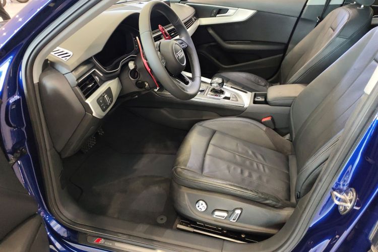 奥迪A4L 2018款 30周年年型 40 TFSI 时尚型中控内饰19