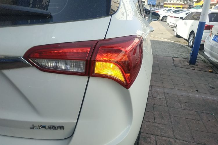 别克 昂科威 2019款 20T 两驱精英型 国V车身外观9