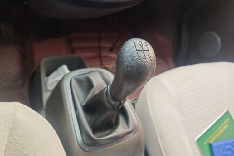 五菱汽车 五菱荣光 2019款 1.2L S 厢式运输车标准型5座中控内饰18