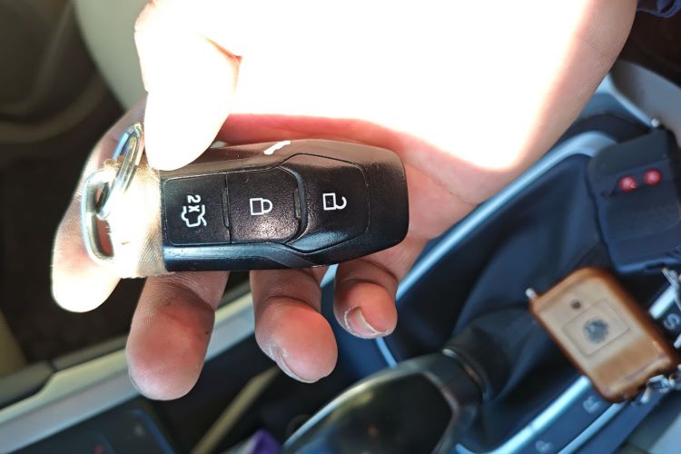 福特 蒙迪欧 2013款 2.0L GTDi200豪华型中控内饰7001